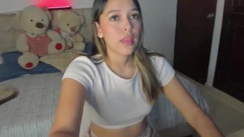 Snapshot of cami_hunter chatting on 09.15.25   online show from 09.15.25