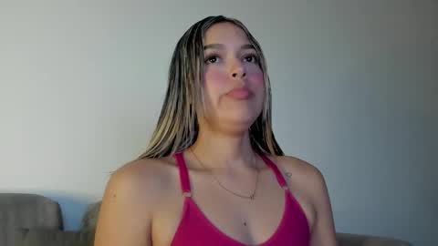 Snapshot of cami_hunter chatting on 10.11.25   online show from 10.11.25