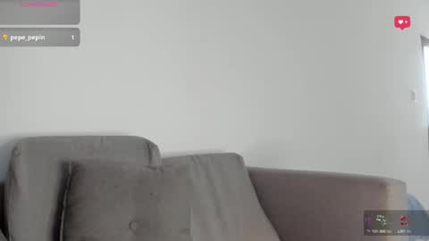 Snapshot of cami_hunter chatting on 10.28.25   online show from 10.28.25