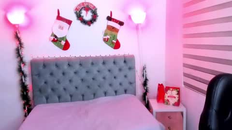 Snapshot of camiila_osorio chatting on 12.27.24 Camila Osorio online show from 12.27.24