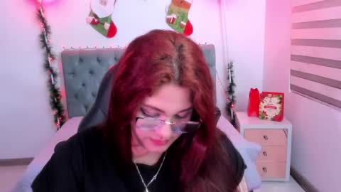 Snapshot of camiila_osorio chatting on 12.27.24 Camila Osorio online show from 12.27.24