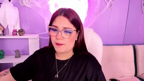Snapshot of camiila_osorio chatting on 10.20.25 Camila Osorio online show from 10.20.25