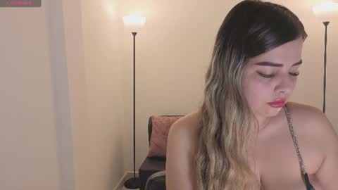 Snapshot of camiilaa1 chatting on 06.19.26 Camila online show from 06.19.26