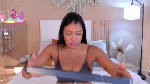 Snapshot of camila_bustamante_ chatting on 04.20.26 camila_bustamante_ online show from 04.20.26
