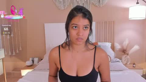 Snapshot of camila_bustamante_ chatting on 05.28.26 camila_bustamante_ online show from 05.28.26