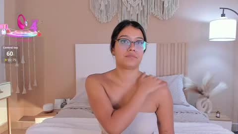 Snapshot of camila_bustamante_ chatting on 06.04.26 camila_bustamante_ online show from 06.04.26