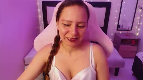 Snapshot of camila_delarosa chatting on 06.06.26 camila online show from 06.06.26