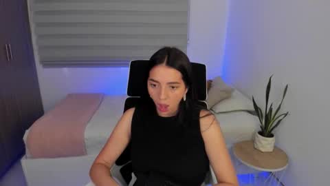  C A M I  online show from 02.25.26