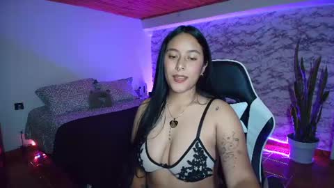 Snapshot of camila_iroose chatting on 06.20.26 Camila Roose online show from 06.20.26