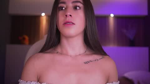 camila_martinez9 online show from 11.20.25