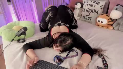 Camila online show from 02.17.25