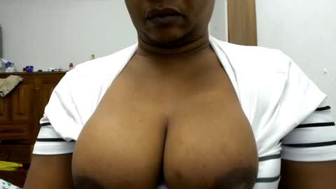 Camila online show from 11.24.25