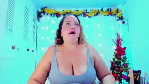 Snapshot of camilaa_foxxx chatting on 12.30.24 camilaa foxxx online show from 12.30.24