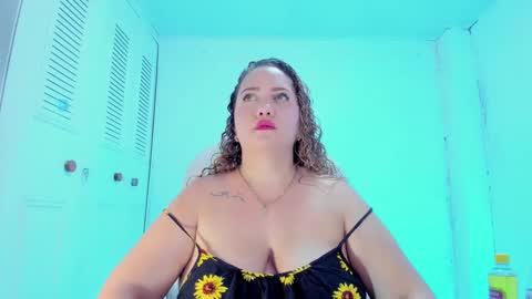 Snapshot of camilaa_foxxx chatting on 01.19.25 camilaa foxxx online show from 01.19.25