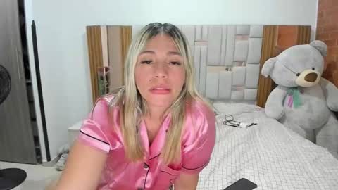 Snapshot of camilabliss chatting on 03.09.26 Camila online show from 03.09.26