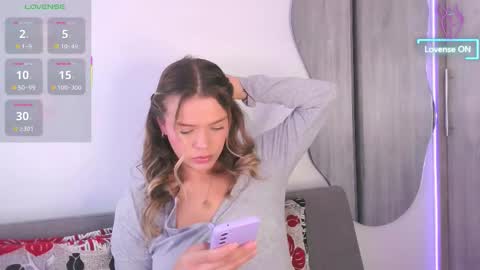 Snapshot of camilamonroee chatting on 12.17.25 Camila Monroee online show from 12.17.25