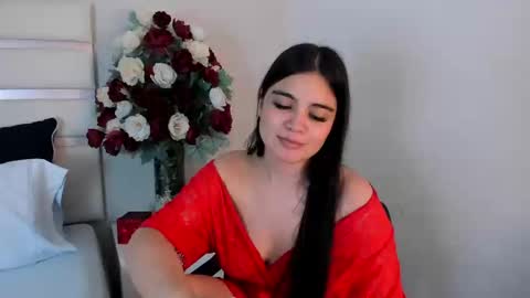 Snapshot of camilasofiia chatting on 12.29.24 Camila online show from 12.29.24