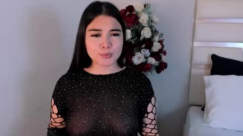 Snapshot of camilasofiia chatting on 01.17.25 Camila online show from 01.17.25