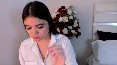 Snapshot of camilasofiia chatting on 01.18.25 Camila online show from 01.18.25