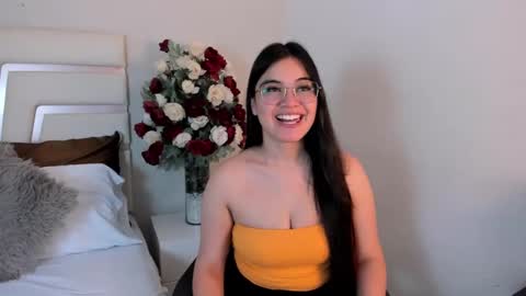 Snapshot of camilasofiia chatting on 02.22.25 Camila online show from 02.22.25