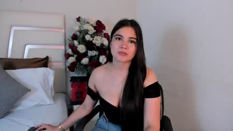 Snapshot of camilasofiia chatting on 03.10.25 Camila online show from 03.10.25