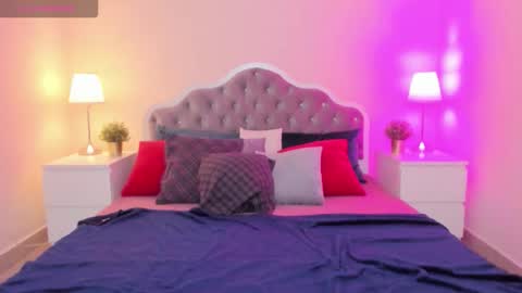 Snapshot of camilladreamer chatting on 11.07.25 camilladreamer online show from 11.07.25