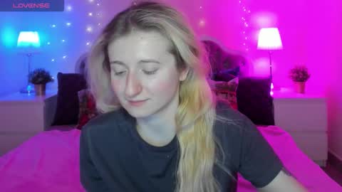 Snapshot of camilladreamer chatting on 01.08.26 camilladreamer online show from 01.08.26