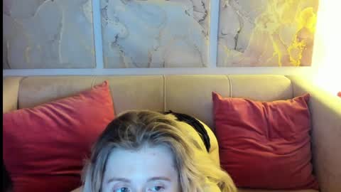 Snapshot of camilladreamer chatting on 04.19.26 camilladreamer online show from 04.19.26