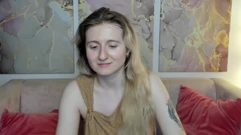 Snapshot of camilladreamer chatting on 04.28.26 camilladreamer online show from 04.28.26