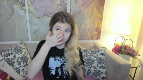 Snapshot of camilladreamer chatting on 05.26.26 camilladreamer online show from 05.26.26