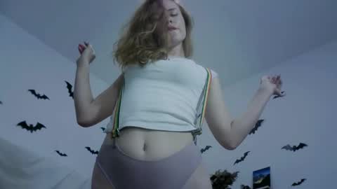 Snapshot of camille_20 chatting on 10.22.25 Camille online show from 10.22.25