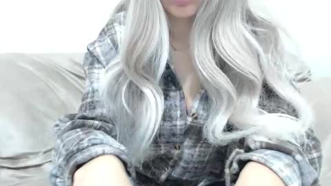 Snapshot of camillebunny chatting on 12.20.25 CamilleBunny online show from 12.20.25