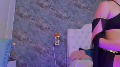 Snapshot of camillen_pettid chatting on 01.15.25 C A M I L L E N Help me get to the top online show from 01.15.25