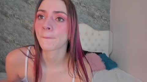 Snapshot of camillen_pettid chatting on 01.18.25 C A M I L L E N Help me get to the top online show from 01.18.25