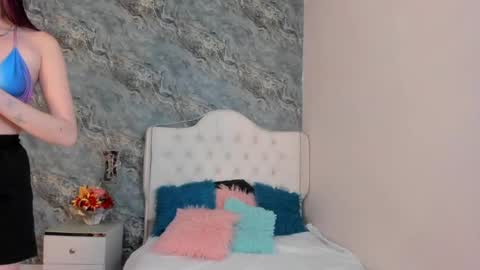 Snapshot of camillen_pettid chatting on 01.23.25 C A M I L L E N Help me get to the top online show from 01.23.25