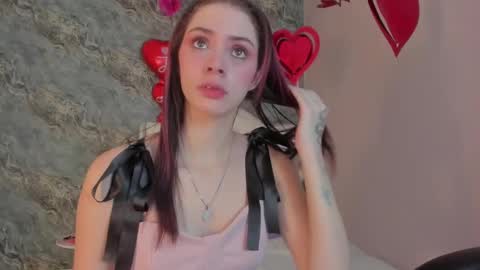 Snapshot of camillen_pettid chatting on 02.16.25 C A M I L L E N Help me get to the top online show from 02.16.25