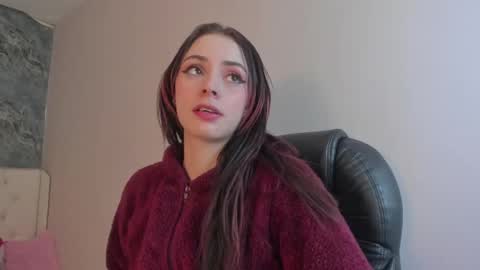 Snapshot of camillen_pettid chatting on 02.28.25 C A M I L L E N Help me get to the top online show from 02.28.25