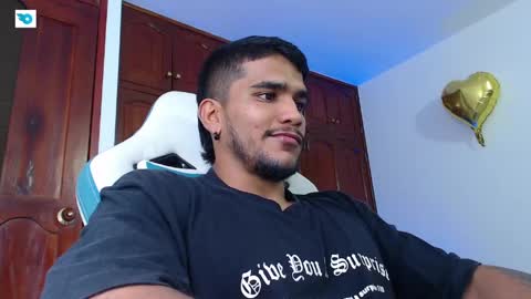 Snapshot of camilo_contre21 chatting on 05.20.26 camilo_contre21 online show from 05.20.26