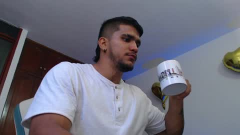 Snapshot of camilo_contre21 chatting on 06.11.26 camilo_contre21 online show from 06.11.26