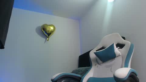 Snapshot of camilo_contre21 chatting on 06.19.26 camilo_contre21 online show from 06.19.26