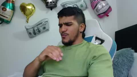 Snapshot of camilo_contre21 chatting on 07.16.26 camilo_contre21 online show from 07.16.26