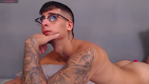Snapshot of camilo_ospina_ chatting on 12.01.24 INDEPENDENT MODEL online show from 12.01.24