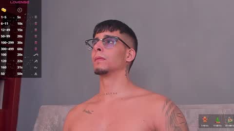Snapshot of camilo_ospina_ chatting on 12.18.24 INDEPENDENT MODEL online show from 12.18.24