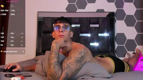 Snapshot of camilo_ospina_ chatting on 02.01.25 INDEPENDENT MODEL online show from 02.01.25