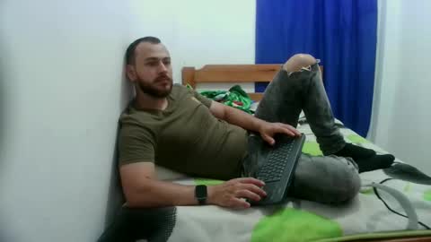 Snapshot of camiloex chatting on 12.08.24 Camilo online show from 12.08.24
