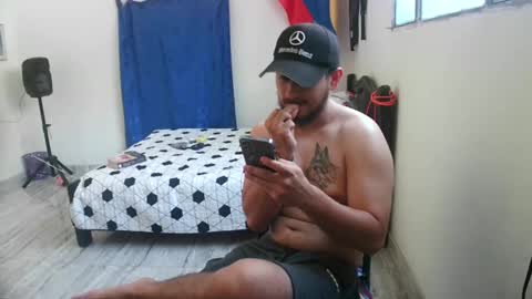 Snapshot of camiloex chatting on 02.19.25 Camilo online show from 02.19.25