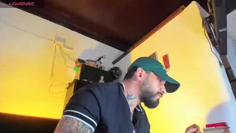 Snapshot of camilomayer chatting on 09.12.25 Camilo online show from 09.12.25