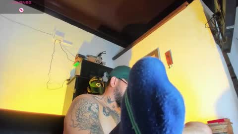 Snapshot of camilomayer chatting on 10.11.25 Camilo online show from 10.11.25