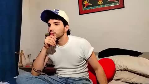 Snapshot of camilosaennz chatting on 04.22.26 camilo online show from 04.22.26