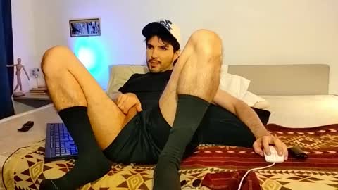 Snapshot of camilosaennz chatting on 04.24.26 camilo online show from 04.24.26